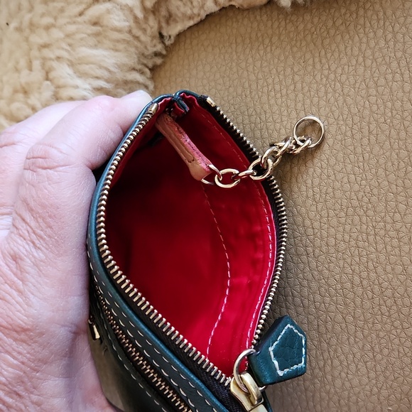 Beautiful NWOT Hunter Green Dooney & Bourke Letter Carrier & Wallet Set 🌲 - Picture 7 of 16